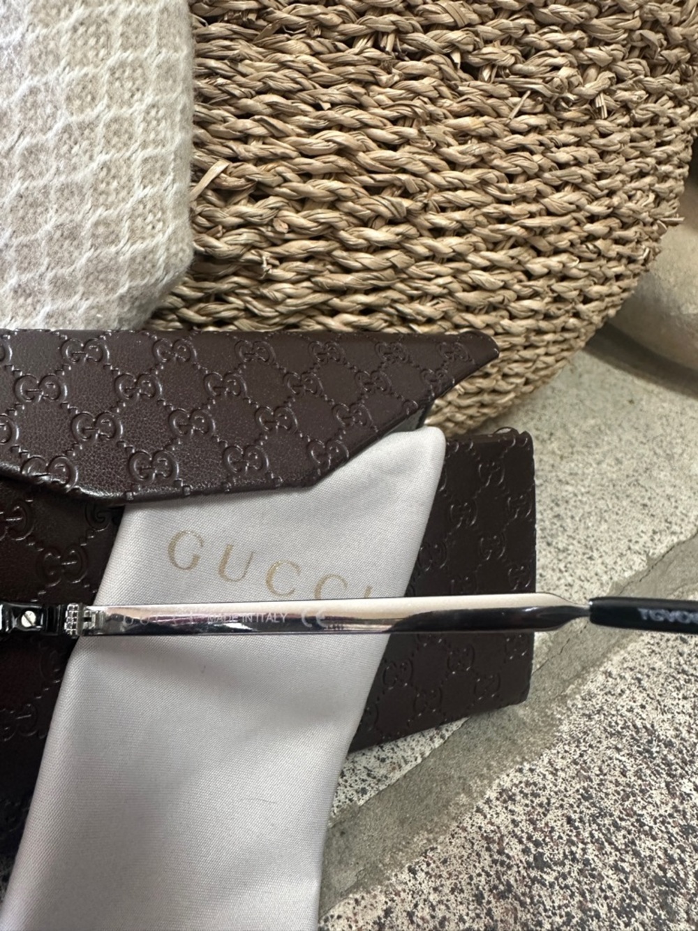 Gucci Black Oversized unisex Sunglasses with Dark Lenses - Picture 8 of 9